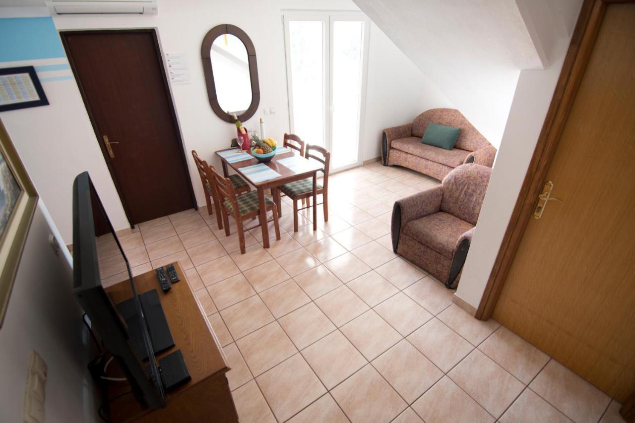 Apartmani Juric Вир Екстериор снимка