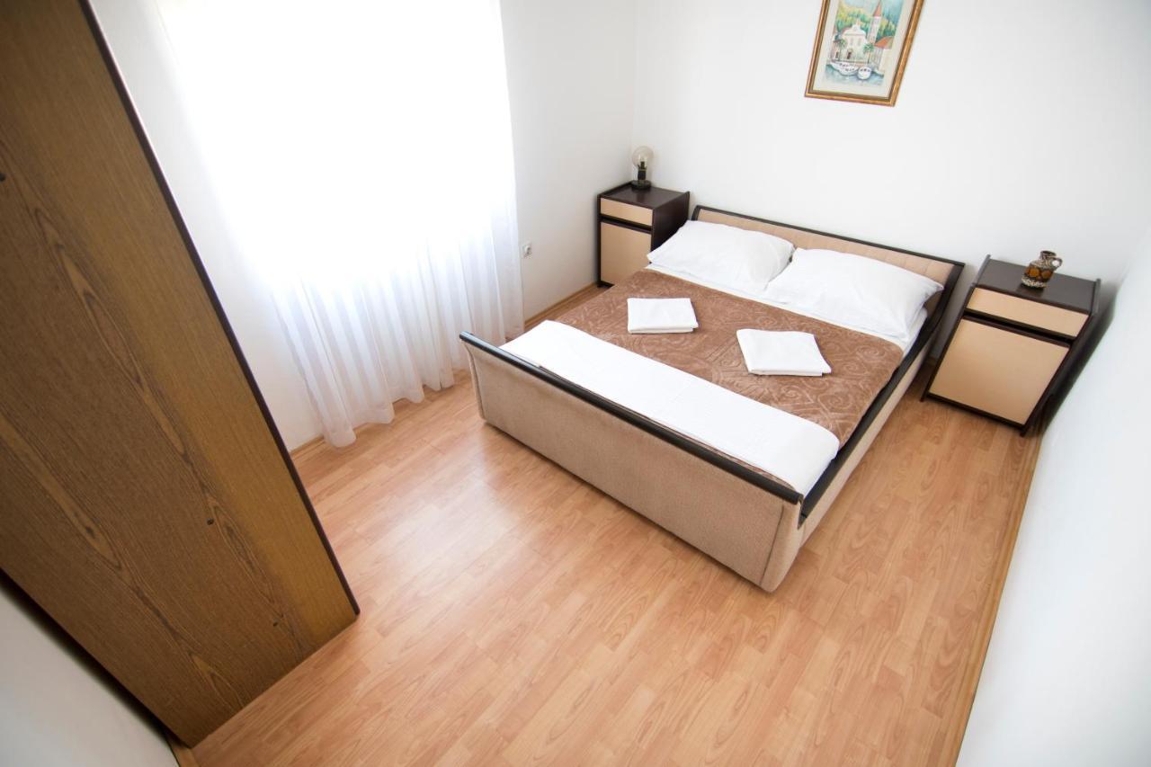 Apartmani Juric Вир Екстериор снимка