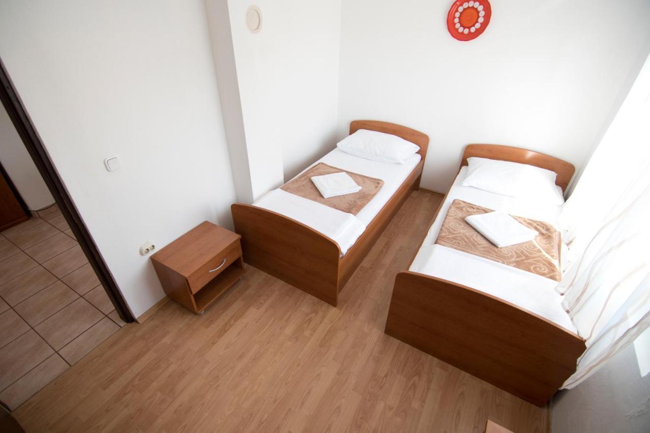 Apartmani Juric Вир Екстериор снимка
