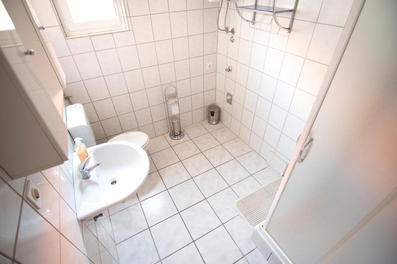 Apartmani Juric Вир Екстериор снимка