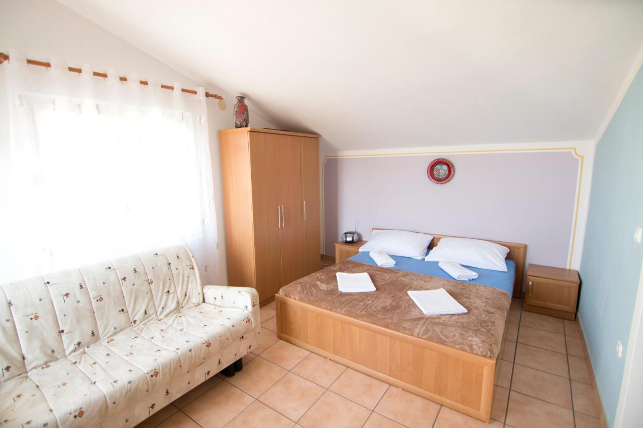 Apartmani Juric Вир Екстериор снимка